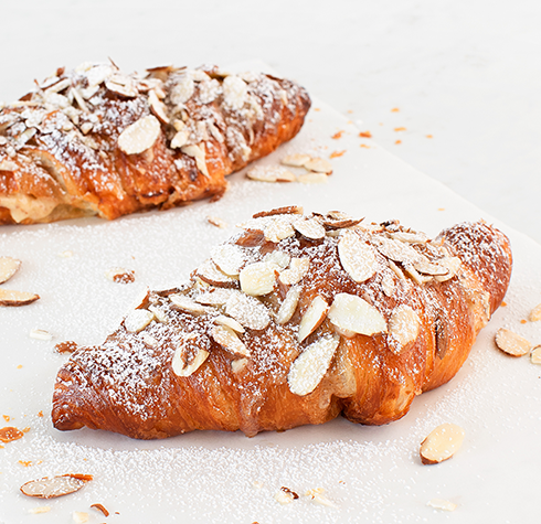 Almond Croissant 490x475